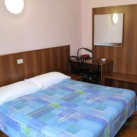 Hotel Rallye Milan Bagian luar foto